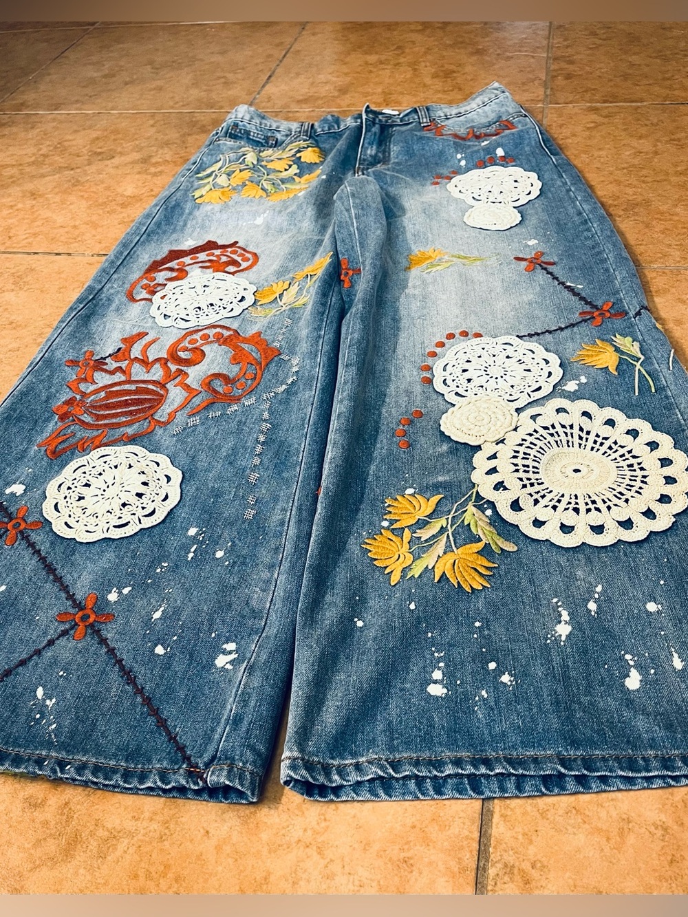 Oli and Hali Embroidered Boho Floral & Crochet Denim Wide-Leg Jeans XL NWT - Picture 8 of 15